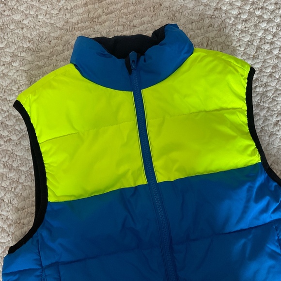 GAP boys puffer vest - size Youth LARGE - Picture 2 of 3